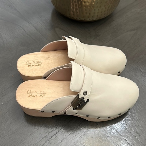 Dr. Scholl's Women's Original Clog Mule in Ivory Leather - Picture 5 of 10